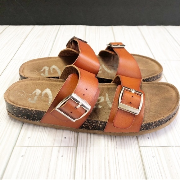 🌸🌼EUC Girls Mad Love Footbed Sandals - Picture 3 of 8